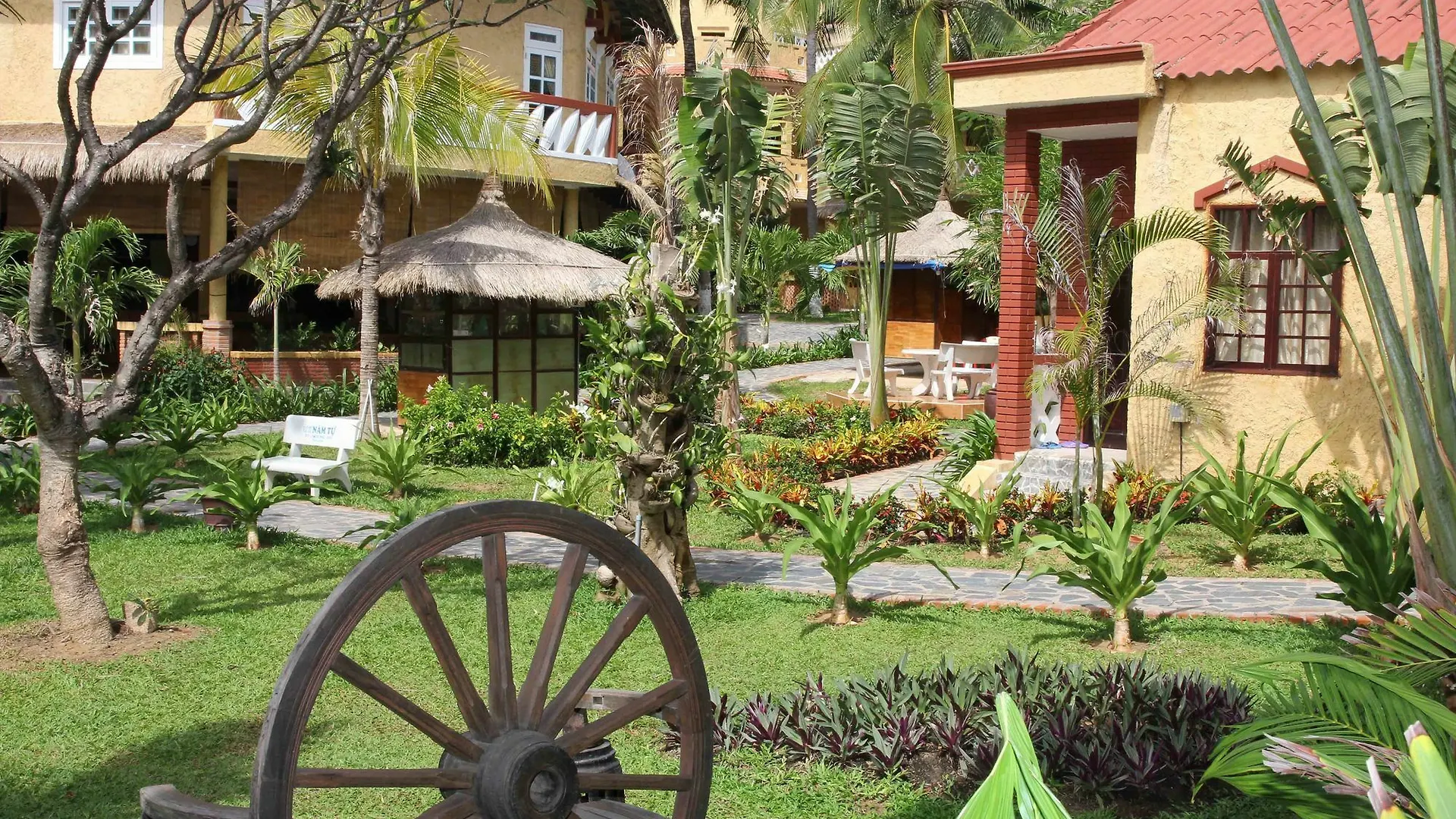 Nang Hon Rom Resort Phan Thiet Hotel